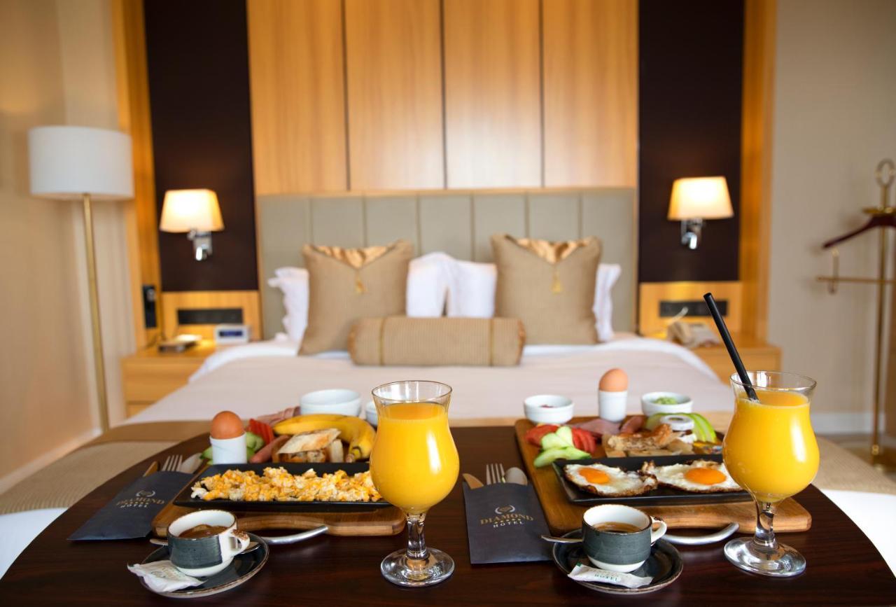 Hotel Diamond Prishtina Laplje Selo Luaran gambar In-room dining at the Taj Mahal Palace, Mumbai, India