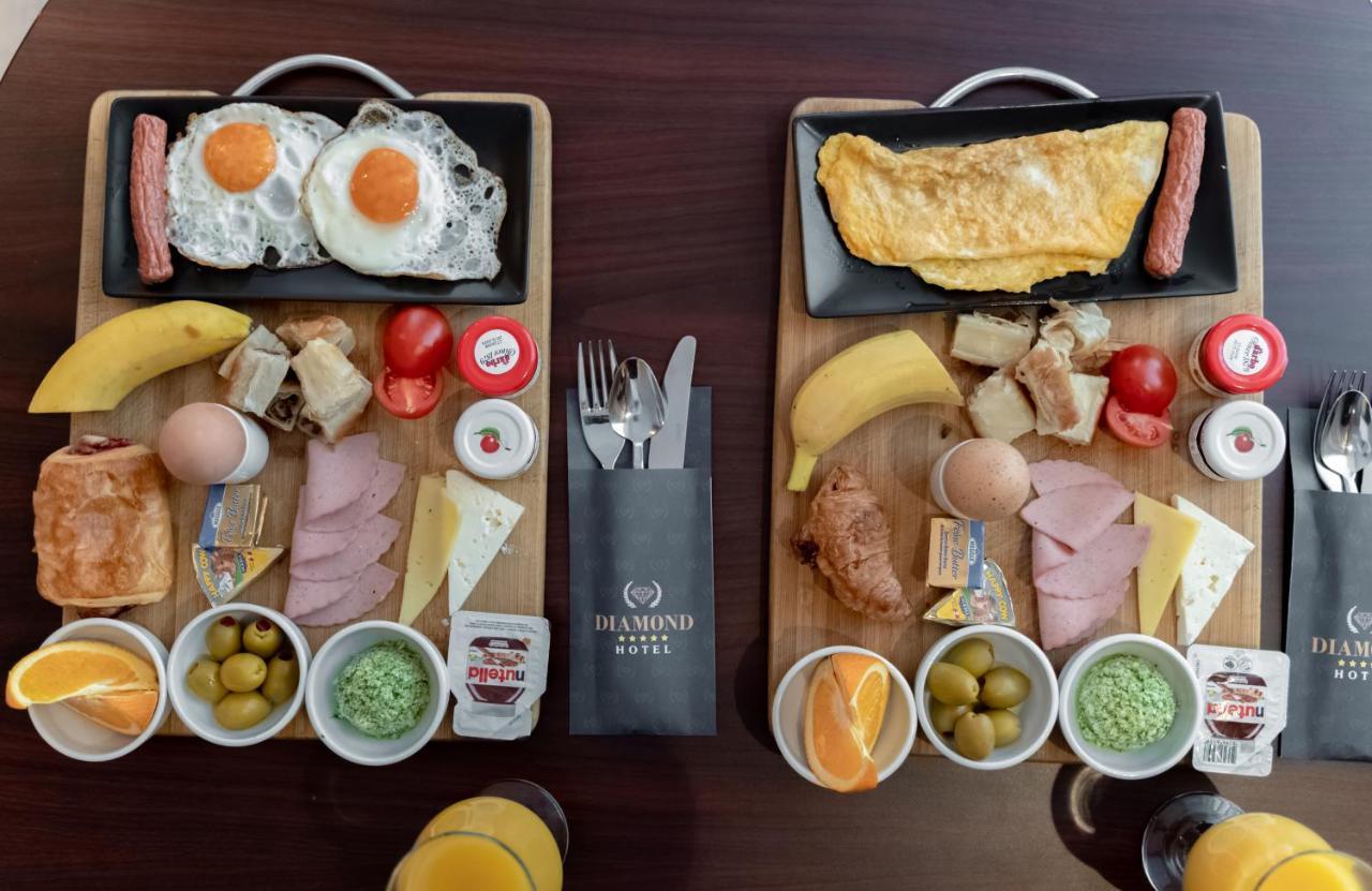 Hotel Diamond Prishtina Laplje Selo Luaran gambar A traditional Portuguese breakfast